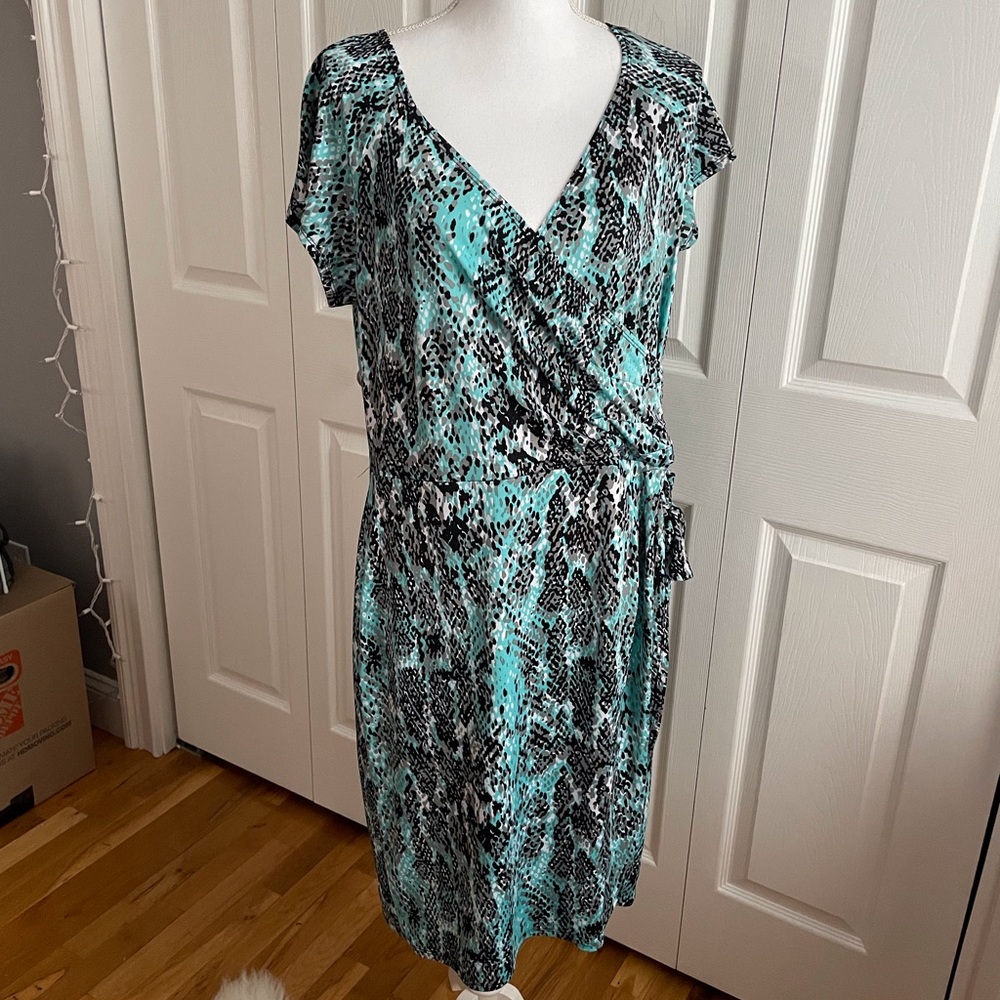 NWT Stretchy Midi Dress